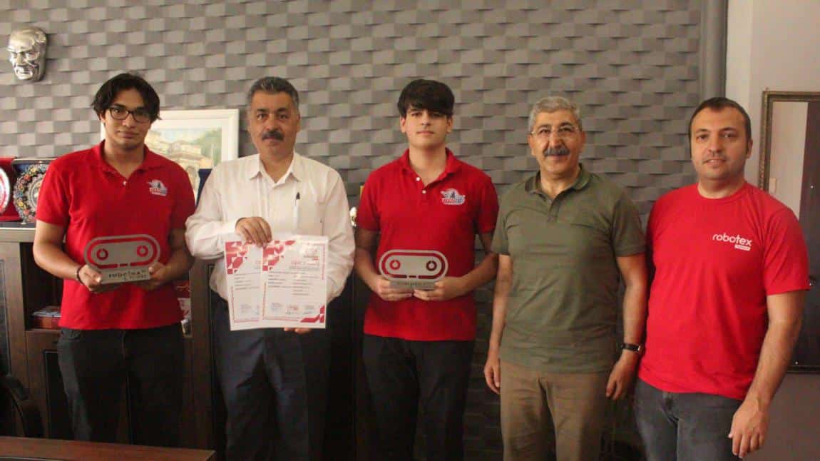 Robotex Türkiye 1.liği ve 3.sü Olan Takımımız Milli Eğitim Müdürü Ahmet Vehbi Koç Makamlarında Ziyaret Ettiler